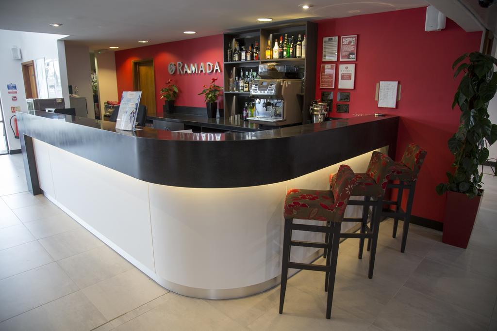 Отель Ramada Cambridge Fen Drayton Экстерьер фото