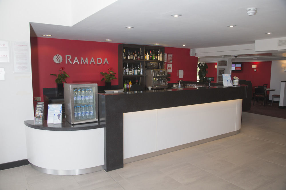 Отель Ramada Cambridge Экстерьер фото